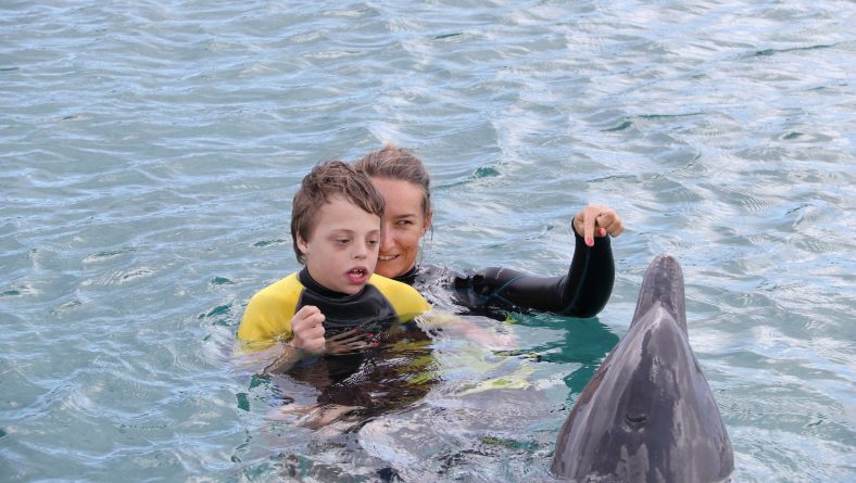 Dolfijn ondersteunende therapie voor Aiden